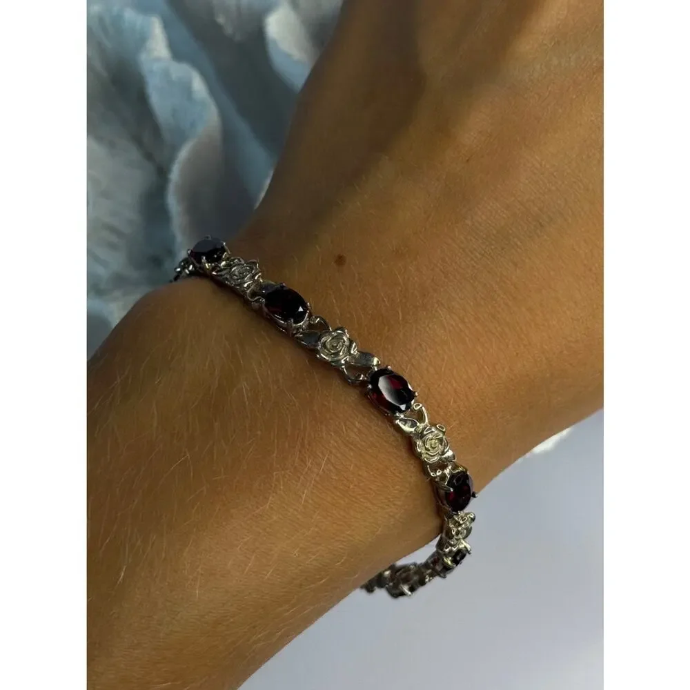 925 Sterling Silver Flower Garnet Bracelet Length 8